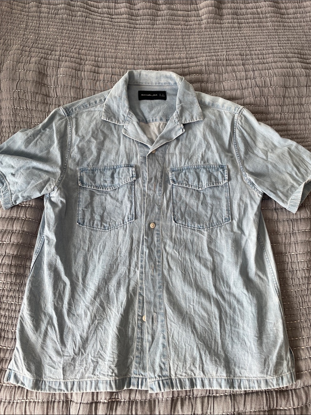 Abercrombie & Fitch Light Blue Short-Sleeve Denim Button-Down